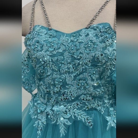 New! Blue Womens Sz 12 Elegant Blue Layered Gown - Picture 6 of 9